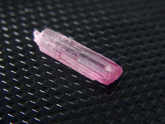 画像: アフガニスタン産ピンクトルマリン柱状結晶 1.8カラット