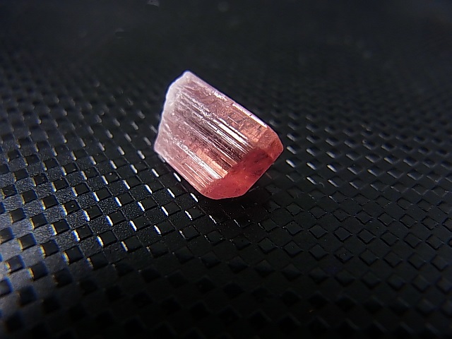 画像: アフガニスタン産ピンクトルマリン柱状結晶 2.9カラット