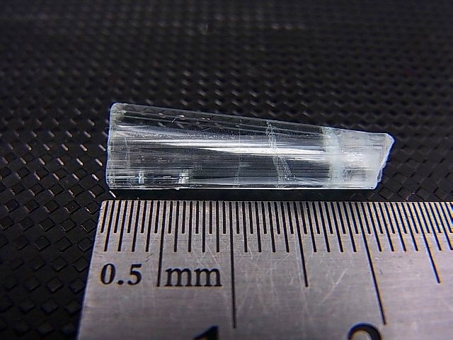 画像: パキスタン・ギルギット産アクアマリン柱状結晶原石（ツイン） 3.7カラット