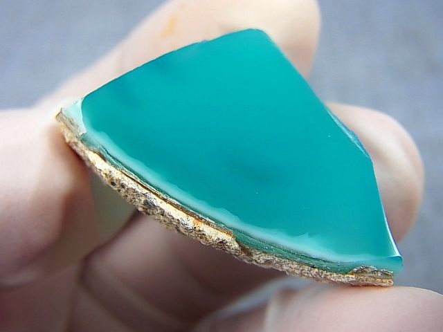 画像: 飯盛ラボストーン（IL-stone）「シルキーブルー」ガラス原石 41.5カラット