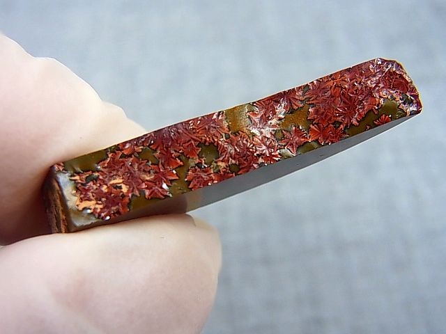 画像: 飯盛ラボストーン（IL-stone）「レアカラー：ブラッドストーン（紅葉石）」ガラス原石 20.0カラット