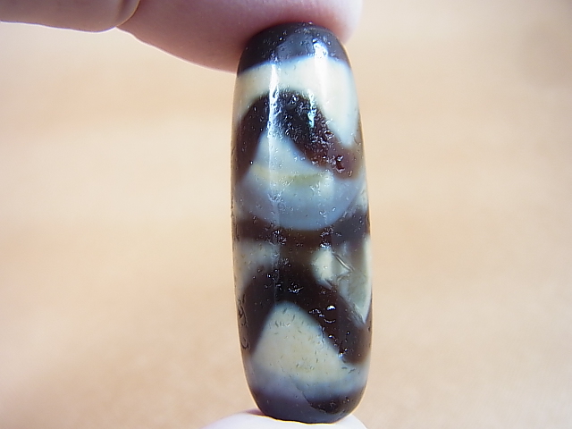 画像2: 「四線虎牙」（ドラゴンライン入り）現代天珠 直径約14×40mm