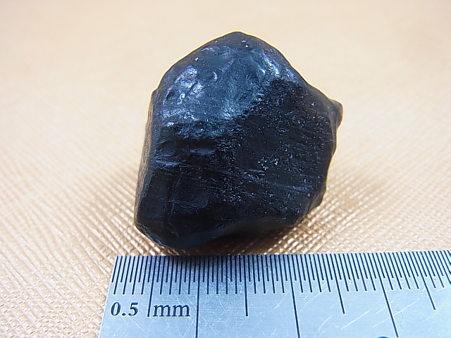 画像: チベット・カイラス産チベタンサフォーダイト原石（チンタマーニストーン） 12.6g