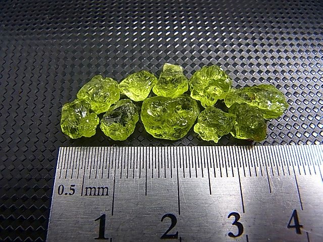 画像: ベトナム・ザライ産ペリドット原石 10点セット トータル 19.7カラット