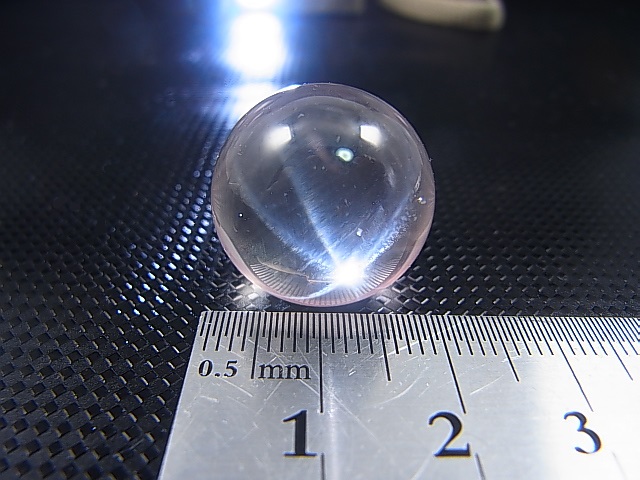画像: マダガスカル産酸化チタン（ルチル）入りスターローズクオーツ丸玉（エンジェルフェザー） 19mm
