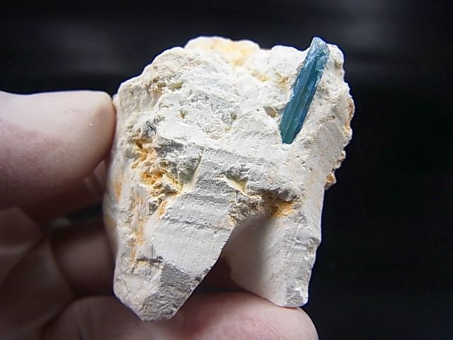 画像1: ベトナム・タインホア産宝石品質アクアマリン付きカオリナイト 44.0g