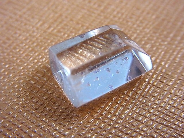 画像: マダガスカル産フローライトインクオーツ研磨原石 1.8g