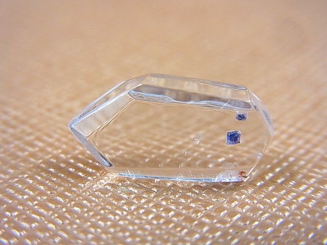 画像: マダガスカル産フローライトインクオーツ研磨原石 0.6g