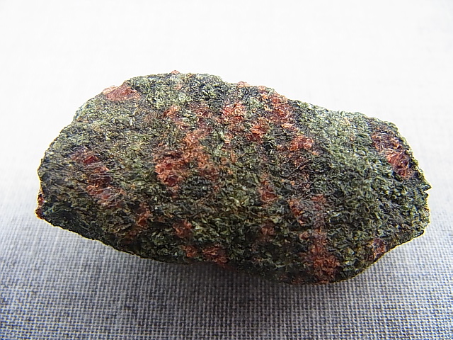 画像: ノルウェー産エクロジャイト原石 38.3g