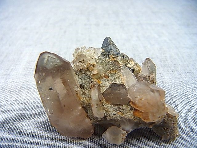 画像: ノルウェー産スモーキー水晶クラスター（アナテース付き） 24.8g