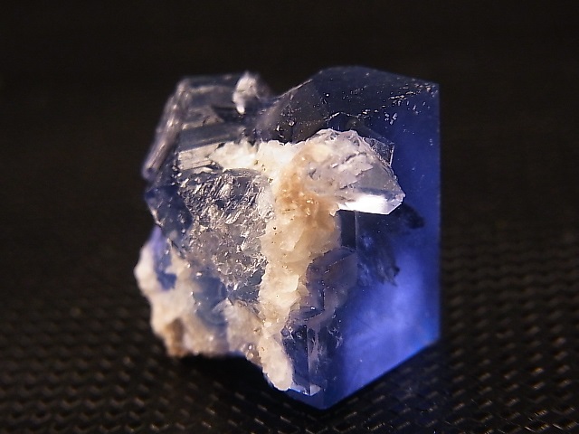 画像: シャンファーリン（香花嶺）産ブルーフローライト原石 11.2g