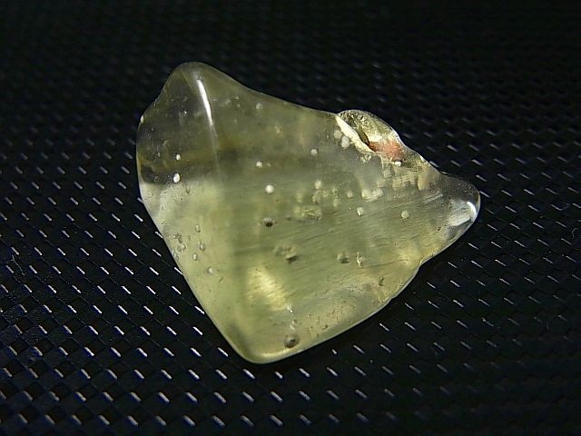 画像: ジュエリー品質：リビアングラス研磨原石（クリストバライト入り） 3.9g