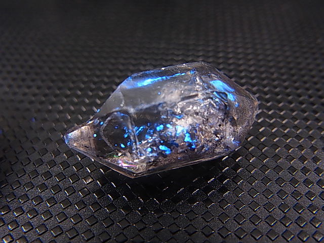 画像: パキスタン・クエッタ産蛍光オイル入りＤＴ水晶 3.0g