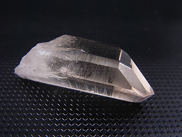 画像: ノルウェー産ウォータークリア・ライトスモーキー水晶ポイント 12.6g