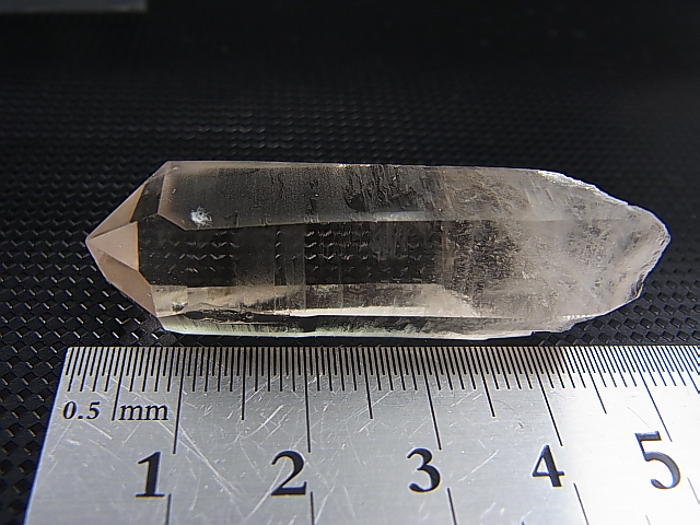 画像: ノルウェー産ウォータークリア・ライトスモーキー水晶ポイント 15.5g