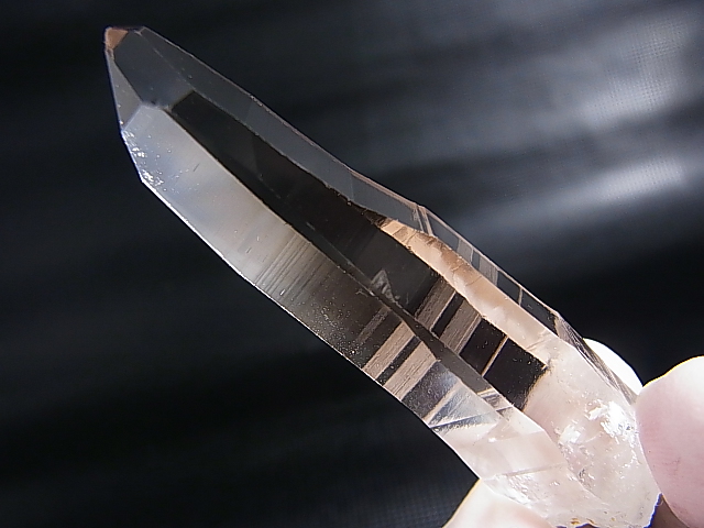 画像: ベトナム・ムーカンチャイ水晶「トゥーレ・レムリアンシード」ポイント（ほぼノンダメージ/ライトスモーキー） 22.8g