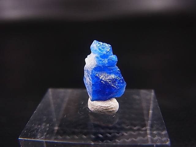 画像: ドイツ産アウィナイト結晶原石 0.9カラット