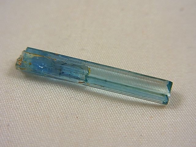 画像: ジェムグレード宝石需要品質：ベトナム産アクアマリン柱状結晶原石 3.4カラット