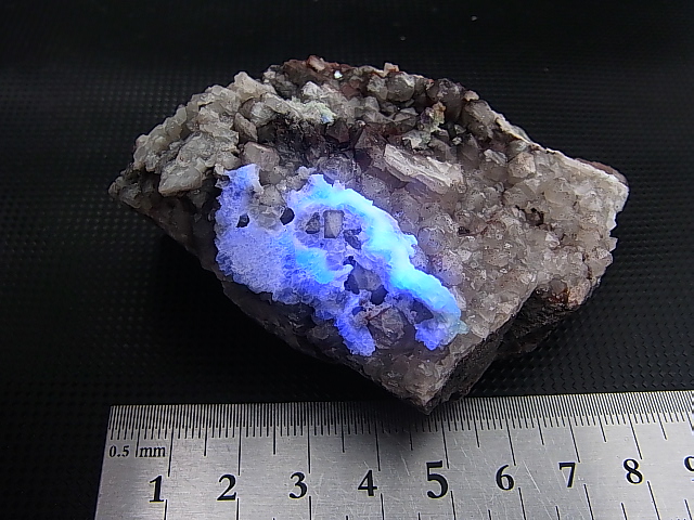 画像: スウェーデン・ガスグルヴァン産フローライト＆水晶原石 183.8g