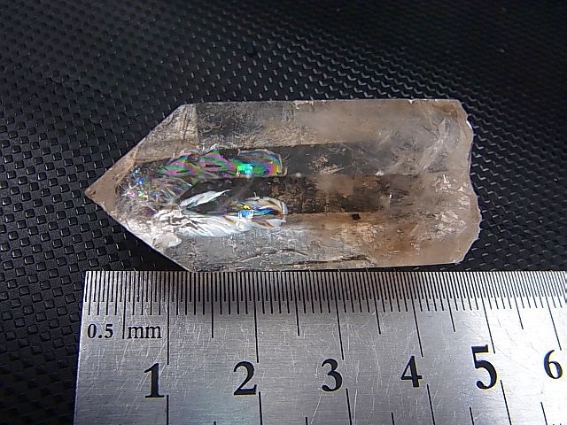 画像: スウェーデン・イェムトランド産ウォータークリア水晶ポイント（レインボー入り） 29.7g
