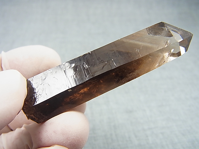 画像: マラウイ・ムランジェ産クリアスモーキー水晶（ファントム） 38.7g