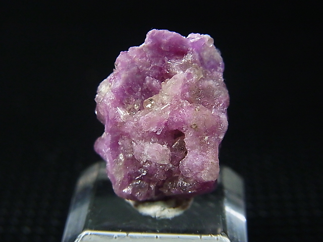 画像: カナダ・ケベック州産ピンクベスビアナイト結晶原石 2.6g