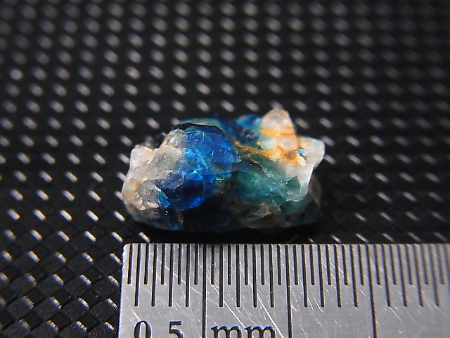 画像: ジンバブエ産ユークレース結晶原石 4.4カラット