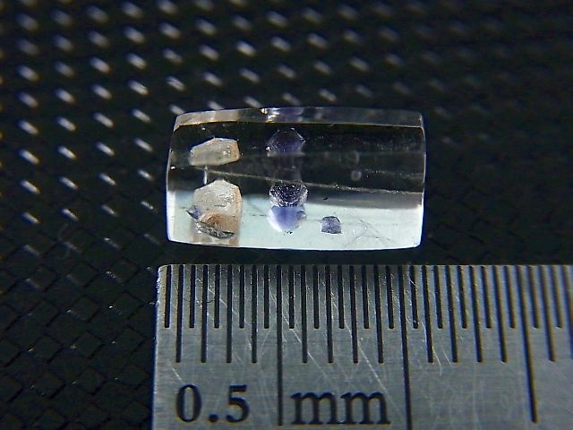画像: マダガスカル産フローライトインクオーツ研磨原石 0.7g