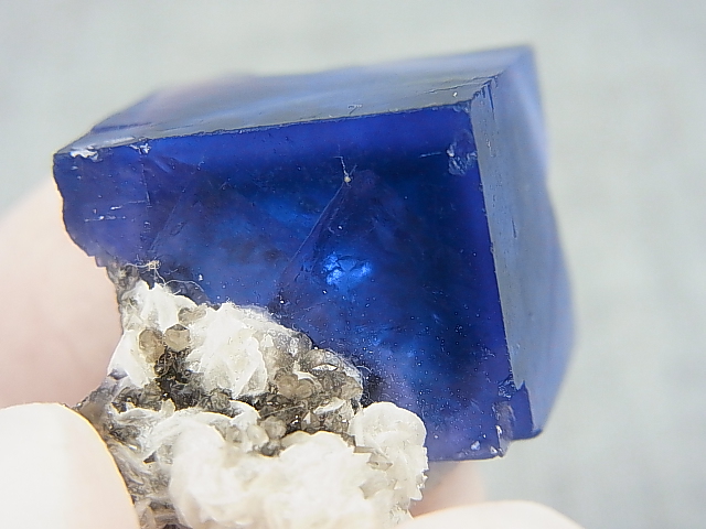 画像: シャンファーリン（香花嶺）産ブルーフローライト原石 23.6g