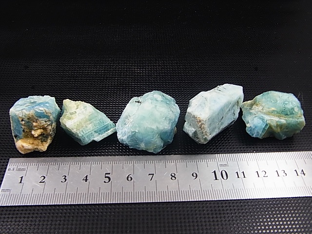 画像: ベトナム産ディープブルーカラーアクアマリン結晶原石 5点セット トータル 104.7g