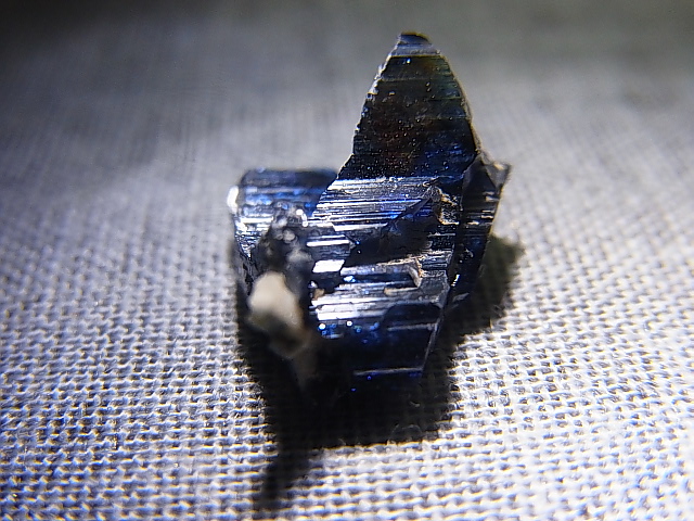画像: ノルウェー産アナテース原石結晶（ブルー透過/照射） 1.3g