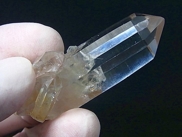 画像: ノルウェー産ウォータークリア・ライトスモーキー水晶ポイント（ノンダメージ） 23.8g