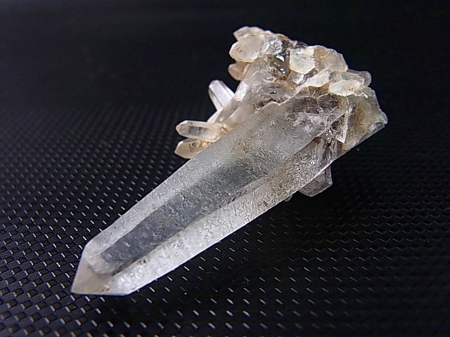 画像: オシガハエ（尾小八重）産水晶ポイント 15.3g