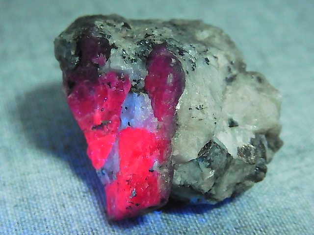 画像: ノルウェー産コランダム（ルビー）原石 34.2g