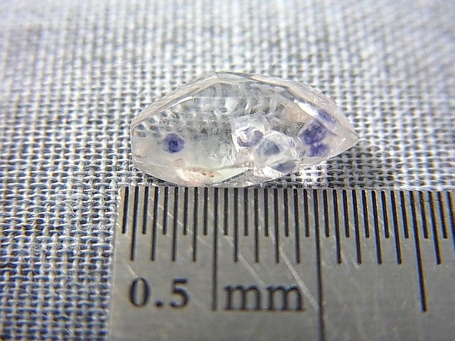 画像: マダガスカル産フローライトインクオーツ研磨原石 0.4g