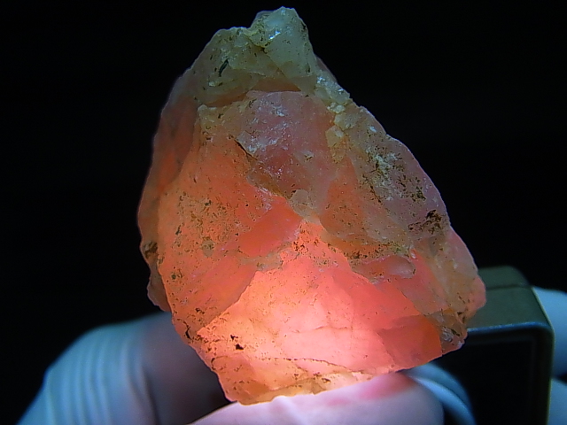 画像: 福島県桜石山産ローズクォーツ（紅石英）原石（ディープカラー） 68.3g