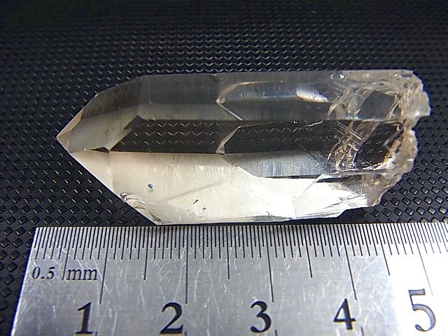 画像: ノルウェー産ライトスモーキー水晶ポイント（アナテース外部付着/内包） 22.4g