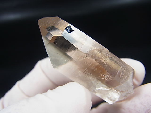 画像: ノルウェー産ライトスモーキー水晶ポイント（アナテース外部付着/内包） 25.7g