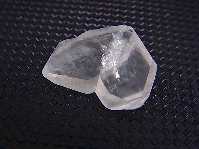 画像: 奈留島産日本式双晶（ハート型） 1.6g