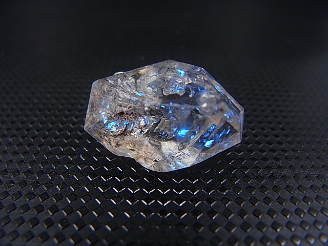 画像: パキスタン・クエッタ産蛍光オイル入りＤＴ水晶 3.9g