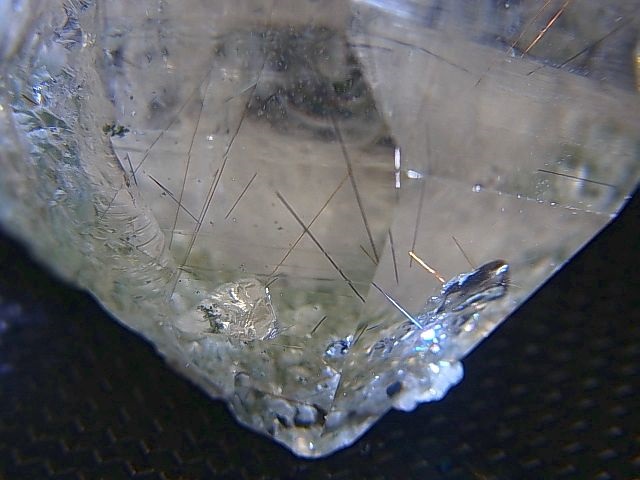 画像: インド・マニハール産ウォータークリア水晶（ゴールドルチル入り） 51.3g