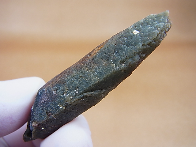 画像: 柿野鉱山産緑水晶（ヘデンベルガイト/緑閃石入りインターフェレンス型） 15.1g