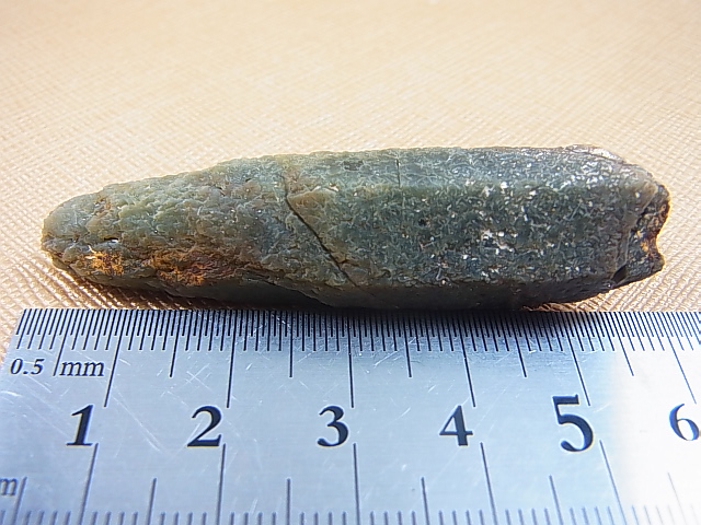画像: 柿野鉱山産緑水晶（ヘデンベルガイト/緑閃石入りインターフェレンス型） 15.1g