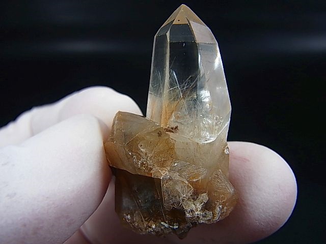 画像1: 川上村産角閃石入り水晶ポイント 11.9g