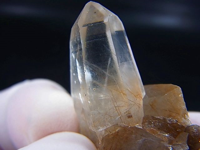 画像: 川上村産角閃石入り水晶ポイント 11.9g