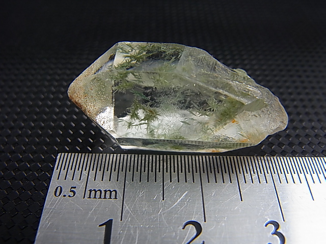 画像: ブラジル・ミナスジェライス州産バーストクローライトイン水晶 9.7g