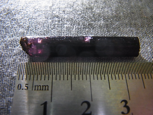 画像: マダガスカル産ピンクエルバイト（リチアトルマリン）柱状結晶 12.7カラット
