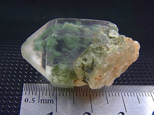 画像: ブラジル・ミナスジェライス州産バーストクローライトイン水晶 16.4g