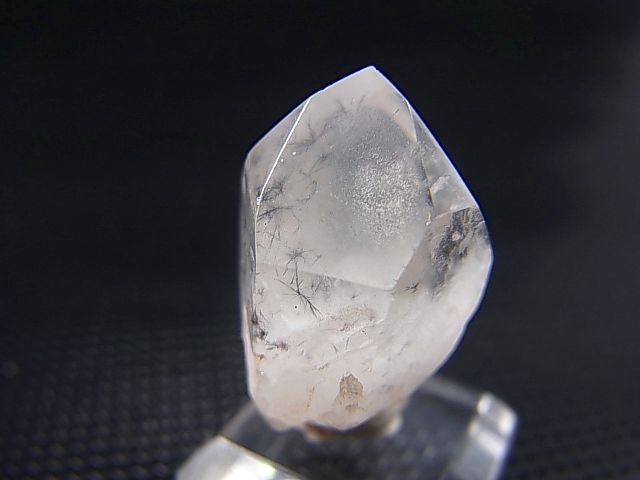 画像: マダガスカル産ホーランダイトインキャンドルクオーツ（錐面研磨） 5.8g