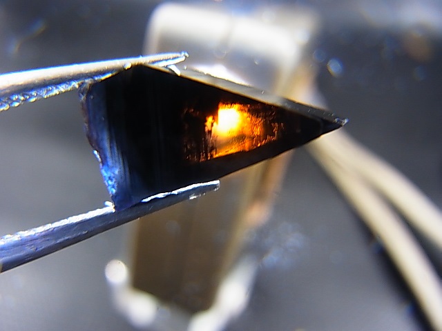 画像: ノルウェー産アナテース原石結晶（レッド＆ブルー透過） 0.8ｇ